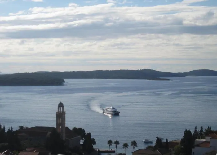 Azure Hvar 公寓 *