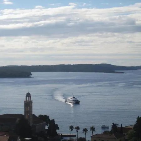 Azure Hvar 公寓 *